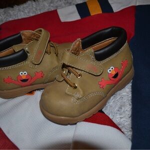 Y2K Sesame Street Elmo Tan Boots